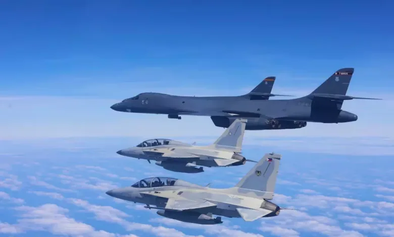 US B-1B Lancer bomber escorted by Philippine Air Force FA-50s in South China Sea.
